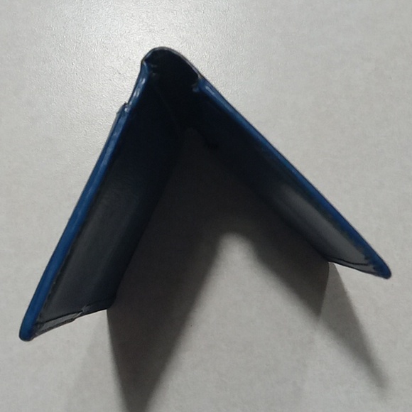 Louis Vuitton Blue Leather Card Holder - Picture 8 of 9